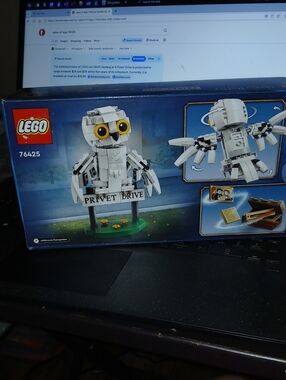 LEGO White Hedwig Owl Model with Yellow Eyes 76425